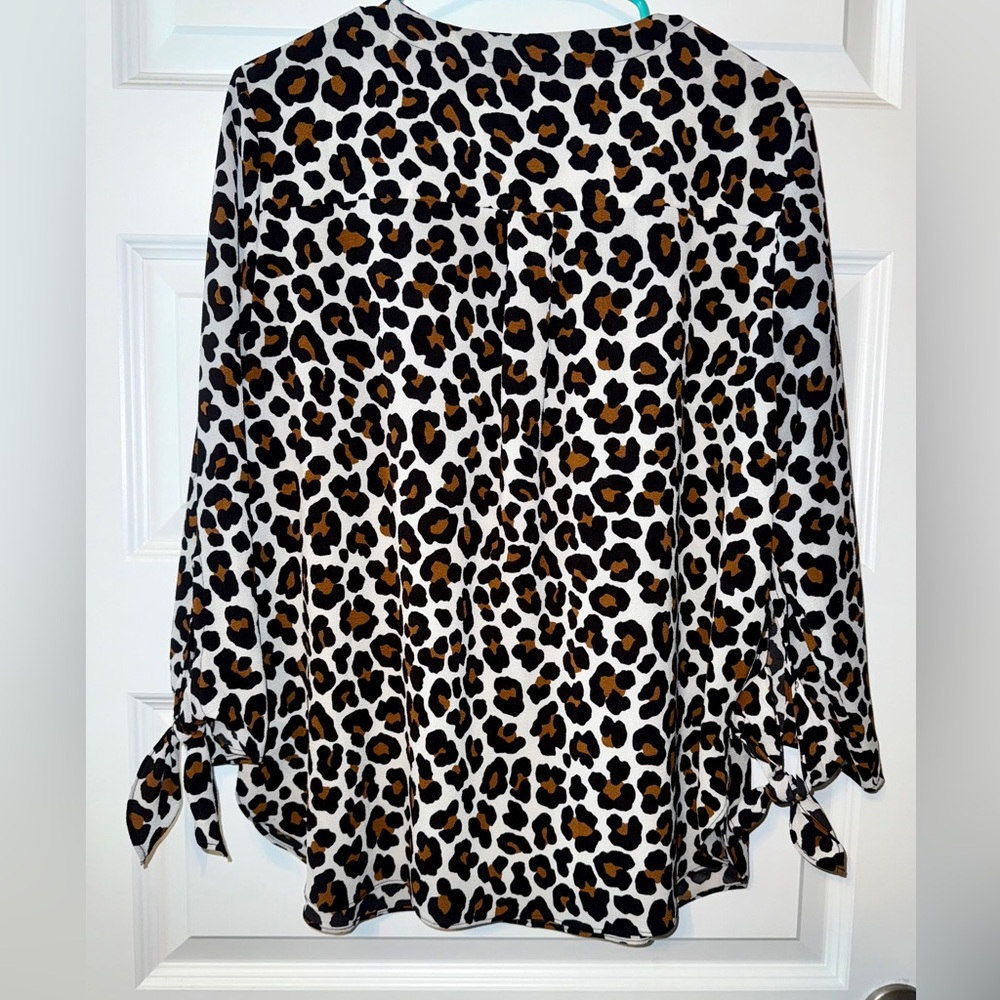 Michael Kors Leopard Print Flowy Blouse, Size Large - Picture 4 of 6
